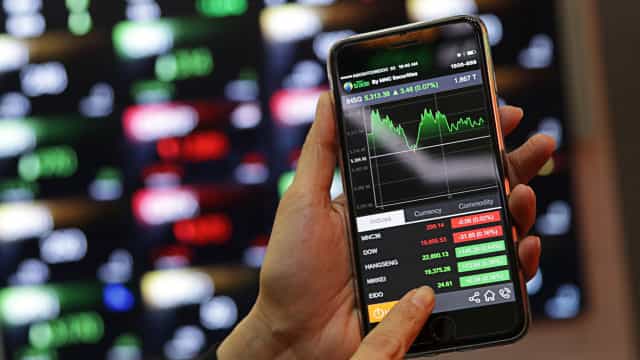 Aplikasi Trading Saham Terbaik untuk Profit Maksimal Universal Broker